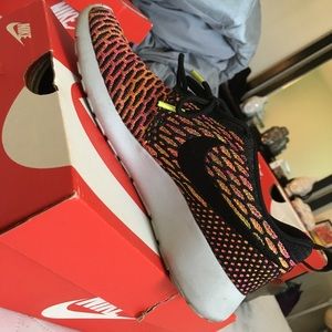 Nike Roshe Run Flynit